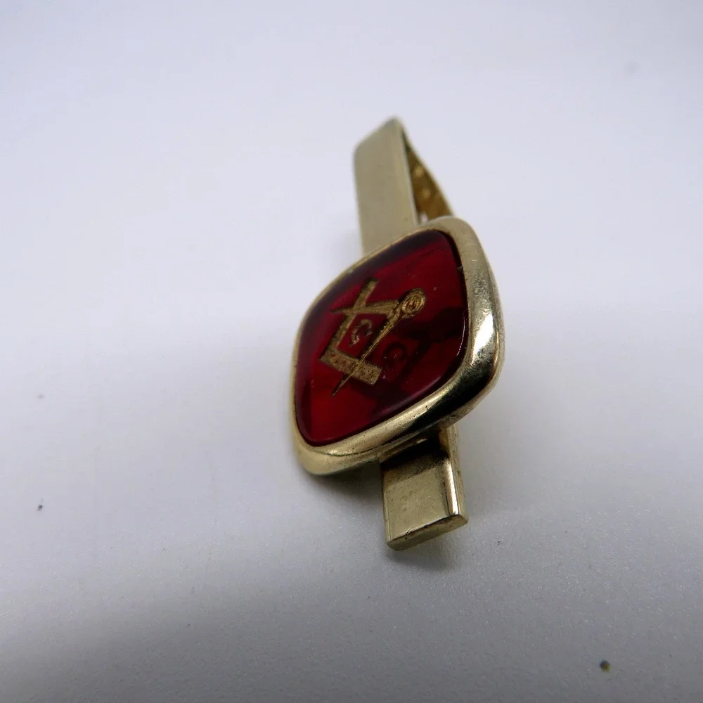 Vintage Masonic Tie Clip Gold Tone Red Enamel Square and Compasses Fraternal 2in